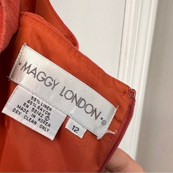 Maggie London Sleeveless Linen Blend Side Button Maxi in Clay Size 12 - Picture 13 of 13